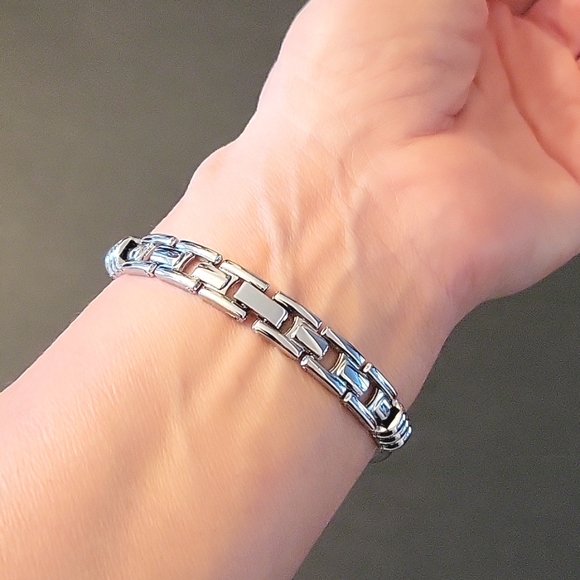 Floral Silver-tone & Black Enamel Watch with Sparkling Crystals! - Picture 14 of 14